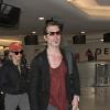 Renée Zellweger et son compagnon Doyle Bramhall II arrivent à l'aéroport de Los Angeles (LAX), le 14 juin 2016.