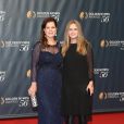 Marica Gay Harden, Nymphe d'or de la meilleure actrice dans une série dramatique pour Code Black, et sa fille Eulala Grace Scheel lors de la soirée de clôture du 56e Festival international de télévision de Monte-Carlo, marquée par la révélation du palmarès et la remise des Nymphes d'or. © Denis Guignebourg/BestImage