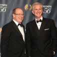 Le prince Albert II de Monaco et Matthew Modine lors de la soirée de clôture du 56e Festival international de télévision de Monte-Carlo, marquée par la révélation du palmarès et la remise des Nymphes d'or. © Denis Guignebourg/BestImage
