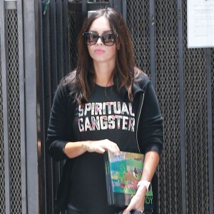 Exclusif - Megan Fox, enceinte, visite une amie à Los Angeles, le 14 juin 2016.