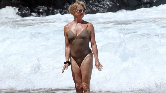 Goldie Hawn : 70 ans et au top en maillot de bain sur la plage