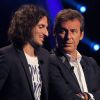 Exclusif - Jean-Luc Reichmann joue avec Xavier Mercier, gagnant des 12 coups de midi au profit de l'Association SOS Addictions, lors du tournage de l'émission spéciale des 15 ans de Qui veut gagner des millions ? (tournage le lundi 31 août 2015, diffusion le samedi 5 septembre 2015 à 20h55 sur TF1).
