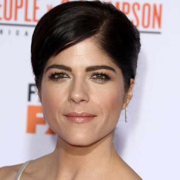 Selma Blair - Première du film "The People v. O.J. Simpson : American Crime Story" à Los Angeles. Le 27 janvier 2016