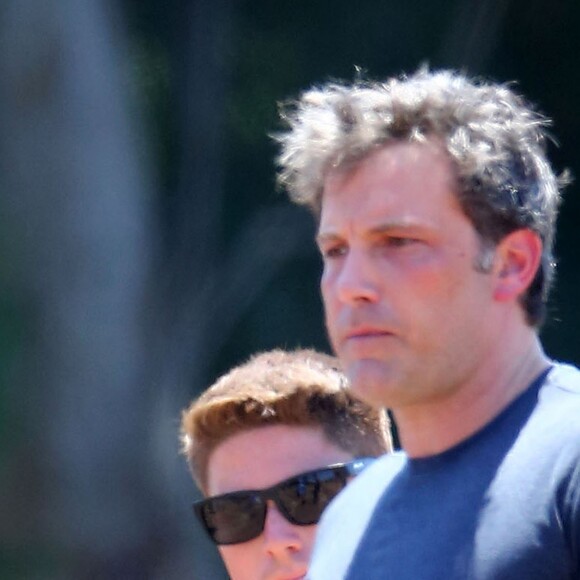 Exclusive - Ben Affleck repére des lieux de tournage, dont un cimetière, à Los Angeles, le 20 juin 2016.