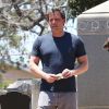 Exclusive - Ben Affleck repére des lieux de tournage, dont un cimetière, à Los Angeles, le 20 juin 2016.