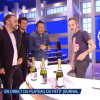 Arthur débarque en direct sur le plateau du "Petit Journal" de Yann Barthès. Emission "Cinq à Sept avec Arthur", sur TF1. Le 23 juin 2016.
