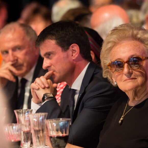 Semi-exclusif - François Pinault, Manuel Valls, premier ministre et Bernadette Chirac - Dîner anniversaire pour les 10 ans du Musée du quai Branly - Jacques Chirac à Paris, France, le 23 juin 2016. © Romuald Meigneux/Bestimage