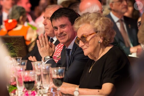 Semi-exclusif - Manuel Valls, premier ministre et Bernadette Chirac - Dîner anniversaire pour les 10 ans du Musée du quai Branly - Jacques Chirac à Paris, France, le 23 juin 2016. © Romuald Meigneux/Bestimage