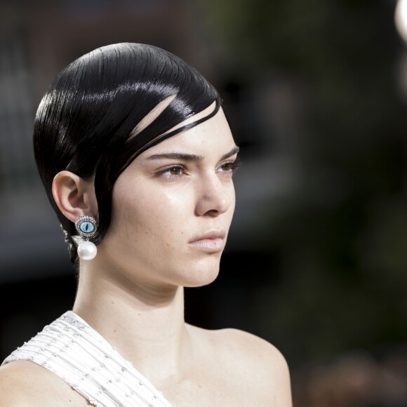 Kendall Jenner - Défilé Givenchy mode masculine printemps-été 2017 au Lycée Janson-de-Sailly à Paris, le 24 juin 2016. © Olivier Borde / Bestimage