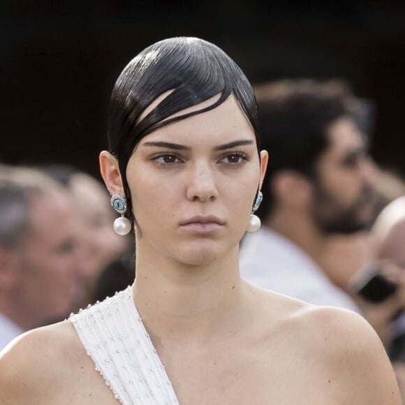 Kendall Jenner - Défilé Givenchy mode masculine printemps-été 2017 au Lycée Janson-de-Sailly à Paris, le 24 juin 2016. © Olivier Borde / Bestimage