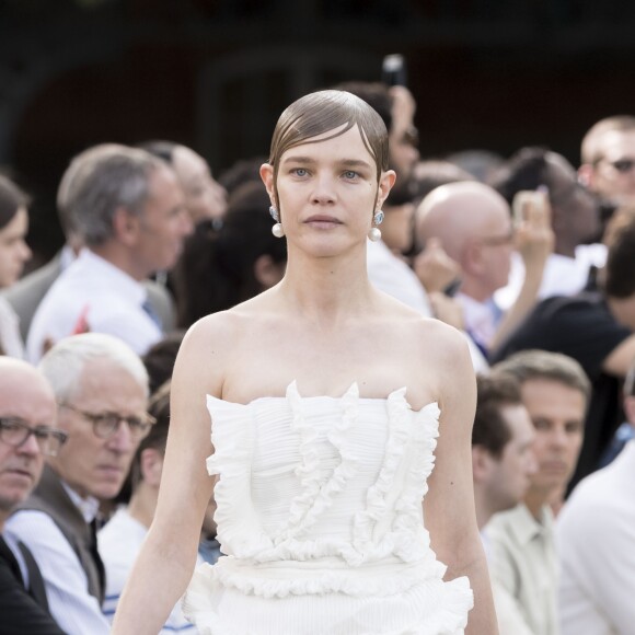 Natalia Vodianova - Défilé Givenchy mode masculine printemps-été 2017 au Lycée Janson-de-Sailly à Paris, le 24 juin 2016. © Olivier Borde / Bestimage