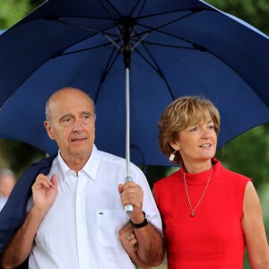 Alain Juppé et sa femme Isabelle - Inauguration du nouveau chai du Château Les Carmes Haut-Brion dessiné par Philippe Starck et Luc Arsène à Bordeaux le 24 juin 2016. Le domaine, qui produit des crus de Pessac-Léognan, est la propriété du groupe immobilier Pichet. © Patrick Bernard / Quentin Salinier / Bestimage