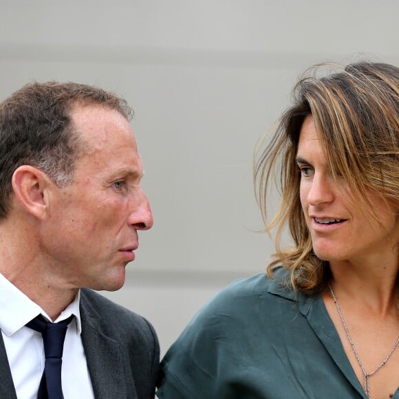 Jean-Pierre Papin et Amélie Mauresmo - Inauguration du nouveau chai du Château Les Carmes Haut-Brion dessiné par Philippe Starck et Luc Arsène à Bordeaux le 24 juin 2016. Le domaine, qui produit des crus de Pessac-Léognan, est la propriété du groupe immobilier Pichet. © Patrick Bernard / Quentin Salinier / Bestimage