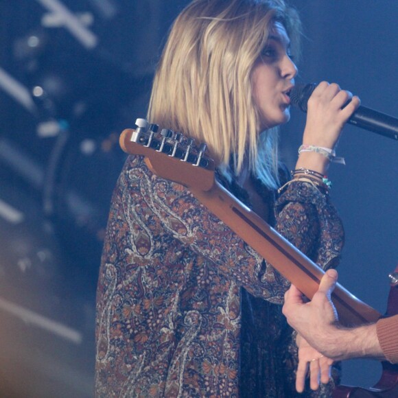 Louane Emera en concert au festival Solidays à l'hippodrome de Longchamp. Paris, le 26 juin 2016. © Lise Tuillier/Bestimage