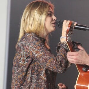 Louane Emera en concert au festival Solidays à l'hippodrome de Longchamp. Paris, le 26 juin 2016. © Lise Tuillier/Bestimage