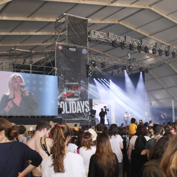 Louane Emera en concert au festival Solidays à l'hippodrome de Longchamp. Paris, le 26 juin 2016. © Lise Tuillier/Bestimage