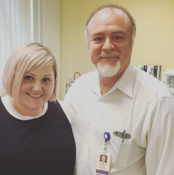 Beth Ditto après son opération sur les cordes vocales pratiquée par le docteur Zeitels il y a 5 jours à Boston, juin 2016.