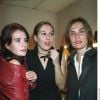 Marie-Amélie Seigner, Emmanuelle Seigner et Mathilde Seigner - Générale de la pièce L'Education de Rita à Paris en 2001