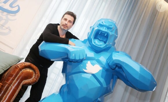Richard Orlinski - Présentation du "Wild Kong" de Richard Orlinski dans la Blue Room des nouveaux locaux de Twitter France à Paris le 11 mai 2016.