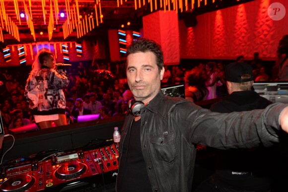 Exclusif - Richard Orlinski lance son single "Heartbeat sound" en compagnie de la chanteuse Eva Simons au Gotha club lors du 69ème Festival International du Film de Cannes le 12 mai 2016. © Rachid Bellak/Bestimage