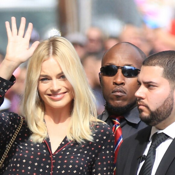 Margot Robbie arrive à l'El Capitan Theatre à Hollywood, Los Angeles, le 28 juin 2016.