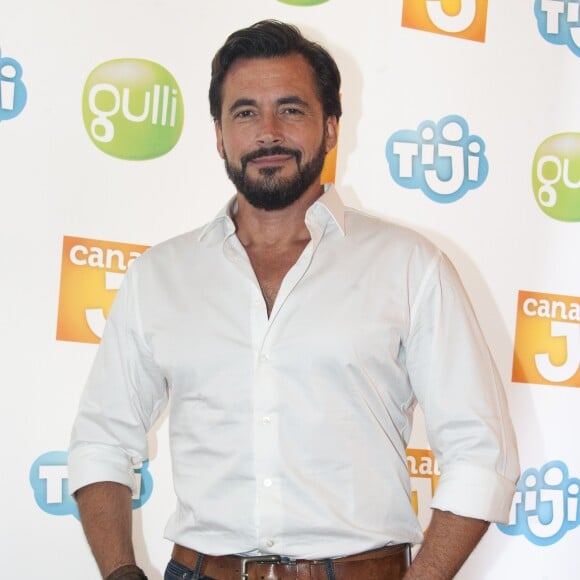 Olivier Minne au photocall de la rentrée TV des chaînes Canal J, Gulli et Tiji, au restaurant "La Gare" à Paris, le 30 juin 2016. © Pierre Perusseau/Bestimage