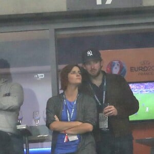 Fauve Hautot et son compagnon Jules Renault lors du match du quart de finale de l'UEFA Euro 2016 France-Islande au Stade de France à Saint-Denis, France le 3 juillet 2016. © Cyril Moreau/Bestimage