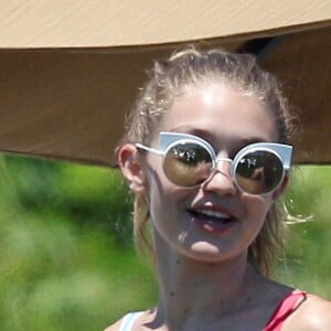 Gigi Hadid à la fête du 4 juillet organisé par Taylor Swift à Westerly, Rhode Island, le 4 juillet 2016.