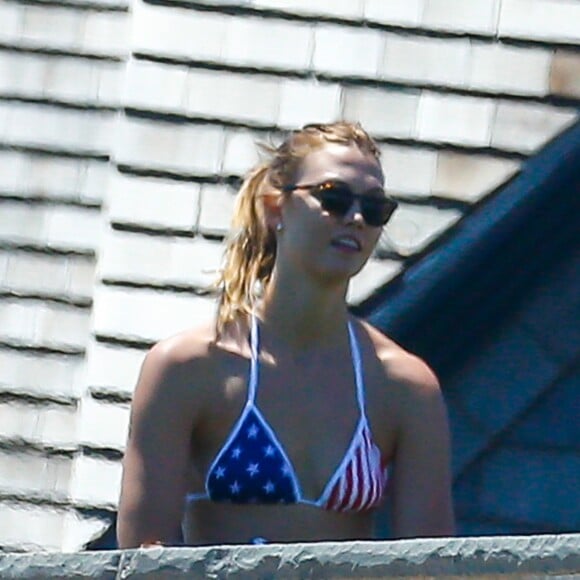 Gigi Hadid et Karlie Kloss à la fête du 4 juillet organisé par Taylor Swift à Westerly, Rhode Island, le 4 juillet 2016.