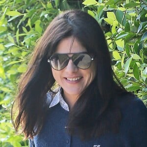 Exclusif - Selma Blair se promène avec son fils Arthur le jour de ses 44 ans alors qu'elle avait fait une crise de nerf quelques jours plus tôt dans un avion. Los Angeles, le 23 juin 2016.