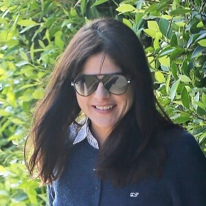 Exclusif - Selma Blair se promène avec son fils Arthur le jour de ses 44 ans alors qu'elle avait fait une crise de nerf quelques jours plus tôt dans un avion. Los Angeles, le 23 juin 2016.