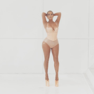 Kim Kardashian torride dans le nouveau clip de Fergie. Photo publiée sur Instagram, le 2 juillet 2016
