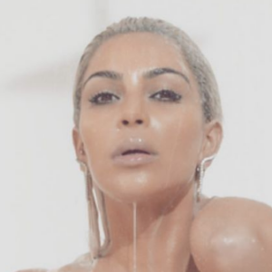 Kim Kardashian torride dans le nouveau clip de Fergie. Photo publiée sur Instagram, le 2 juillet 2016