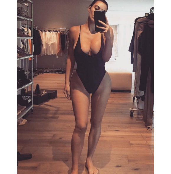 Kim Kardashian dévoile les résultats de son régime en posant en body échancrée. La bombe est torride sur cette photo publiée sur sa page Instagram, le 7 juillet 2016