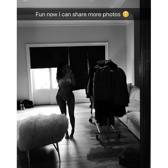 Kylie Jenner exhibe ses courbes plantureuses quelques heures après sa soeur Kim Kardashian. Photo publiée sur Snapchat, le 7 juillet 2016