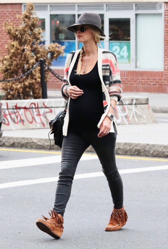 Nicky Hilton enceinte se promène dans les rues de New York, le 3 juin 2016