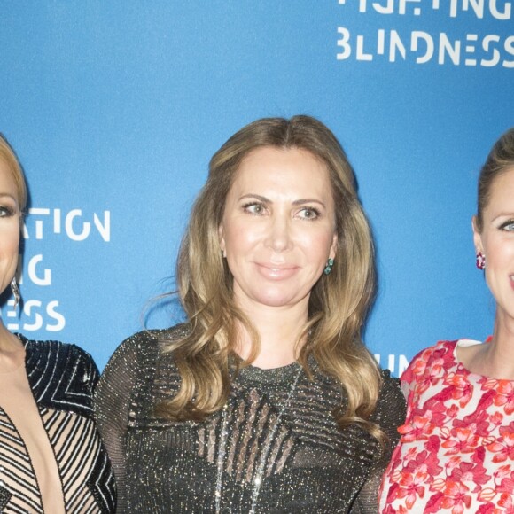 Paris Hilton, Inga Rubenstein et Nicky Hilton (enceinte) au Gala de la Fondation Fighting Blindness (qui comme son nom l'indique, soutient massivement la recherche scientifique sur la cécité et les moyens de la combattre) chez Cipriani à New York le 12 avril 2016 © Lev radin / PacificpressAgency / Bestimage