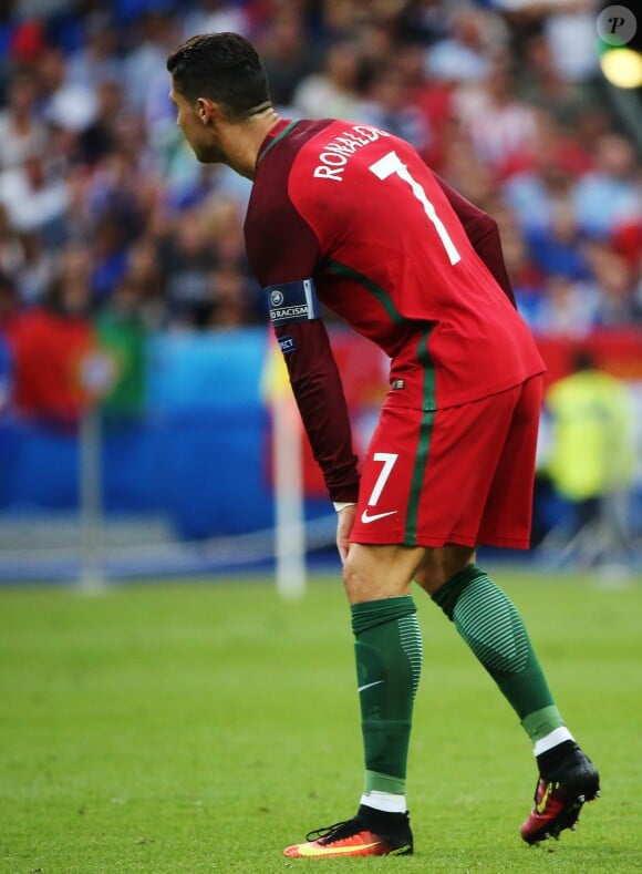 Blessure de Cristiano Ronaldo durant la finale France-Portugal-EURO 2016