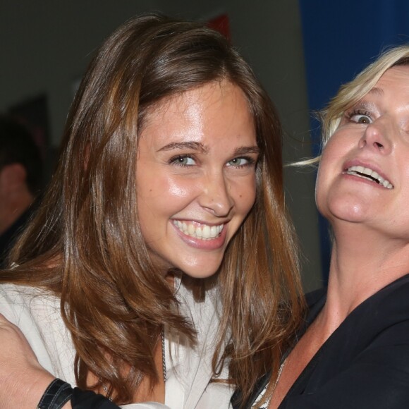 Ophélie Meunier (La nouvelle édition de Canal+), Anne-Elisabeth Lemoine (ancienne de la nouvelle édition de Canal+) - Soirée de rentrée du groupe France Télévisions au Palais de Tokyo à Paris, le 26 août 2014.