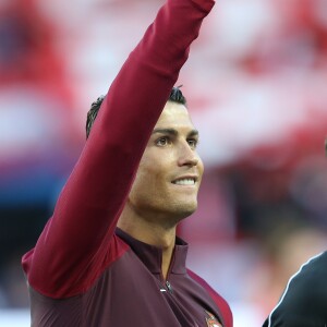Cristiano Ronaldo avant le coup d'envoi de l'UEFA Euro 2016 de football match Portugal contre l'Autriche au Parc des Princes à Paris, le 18 juin 2016. © Cyril Moreau/Bestimage