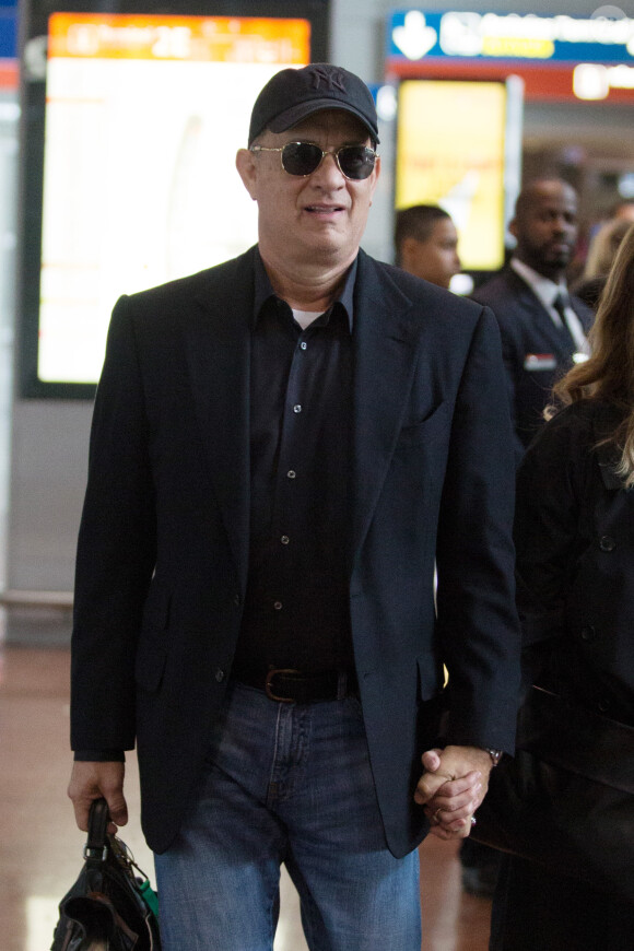 Tom Hanks avec sa femme Rita Wilson et leurs enfants Elizabeth Ann et Truman Theodore, arrivent à l'aéroport Roissy Charles de Gaulle. Paris, le 18 mai 2016.