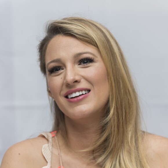Blake Lively (Robe Jonathan Simkhai) enceinte, en conférence de presse pour le film "Café Society" , Le 12 juillet 2016 au Conrad Hotel, à New York. © HT / Bestimage