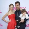 Jaime King, enceinte, son mari Kyle Newman et leur fils James à la soirée "The Arclight Cinemas" à Hollywood, le 27 mai 2015