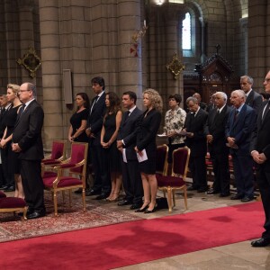 Le prince Albert et la princesse Charlene de Monaco ont souhaité se recueillir et prier, samedi 16 juillet, lors d'une messe célébrée par Mgr Bernard Barsi en hommage aux victimes et aux blessés de l'attentat de Nice le soir de la Fête nationale française. © Gaëtan Luci/Palais Princier/Pool restreint Monaco/Bestimage