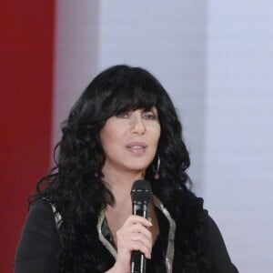 La chanteuse Cher sur le plateau de l'emission "Vivement dimanche" a Paris le 9 octobre 2013.