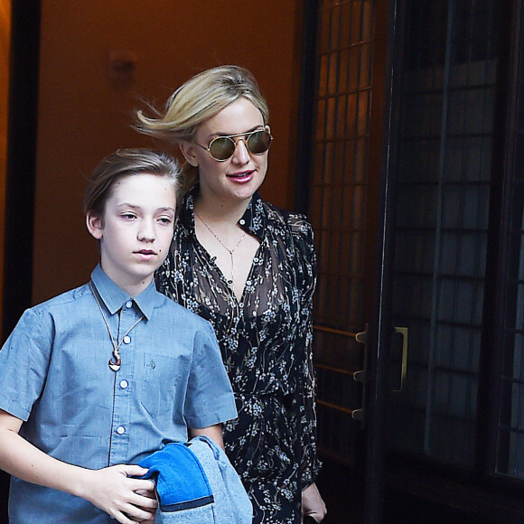 Kate Hudson et son fils Ryder sortent du théâtre Hamilton à Broadway, New York le 9 juin 2016. © CPA/Bestimage