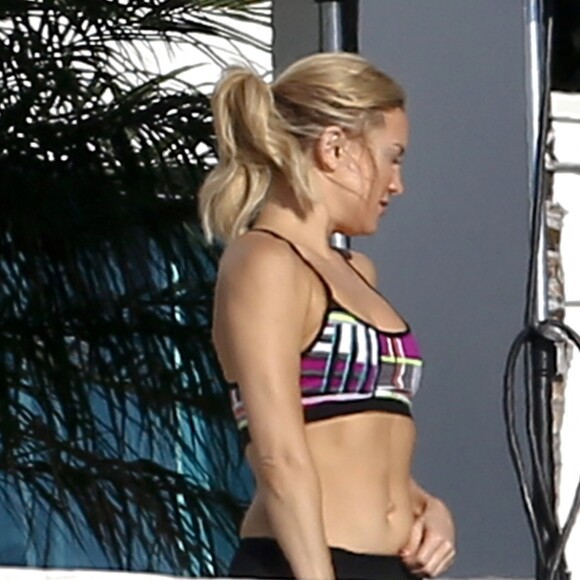 Le confondatrice de Fabletics, l'actrice Kate Hudson lors d'un shooting photo pour le site à Los Angeles, le 12 novembre 2015