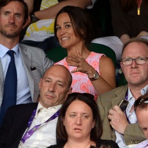 Pippa Middleton et James Matthews à Wimbledon le 6 juillet 2016. Le 17 du même mois, le couple s'est fiancé à Lake District.