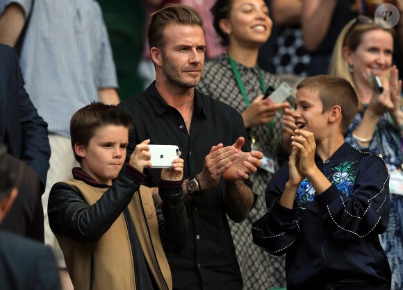 David Beckham et ses fils Romeo et Cruz à Wimbledon. Londres, le 6 juillet 2016.
