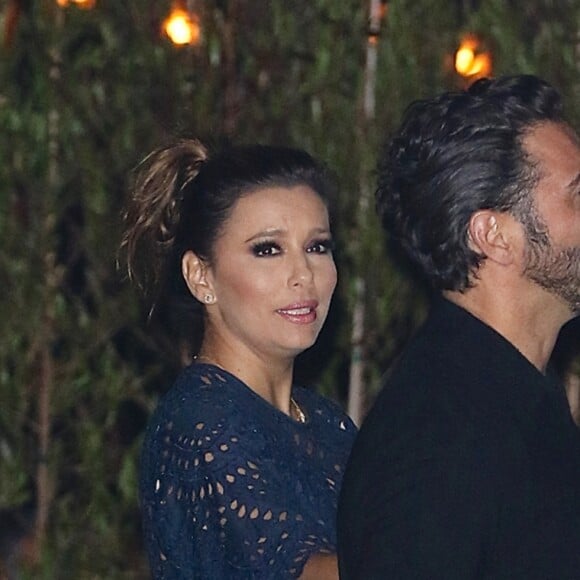 Eva Longoria et son mari José Baston dînent en famille au restaurant Nobu de Los Angeles, le 22 juillet 2016